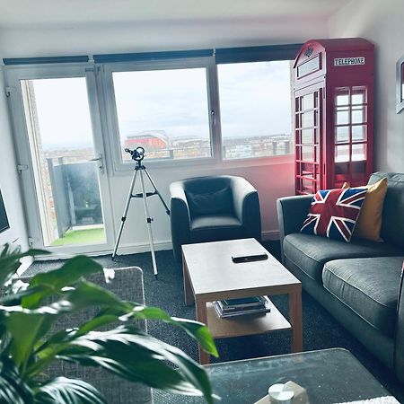 Unique View Of Anfield Stadium - Charming 2 Bedroom Apartment In Liverpool With Parking Exterior foto