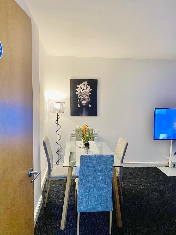 Unique View Of Anfield Stadium - Charming 2 Bedroom Apartment In Liverpool With Parking Exterior foto